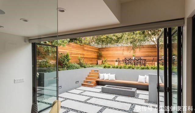 防雨庭院|庭院设计两个防雨庭院,有玻璃廊架的防雨庭院,如客厅般的花园!