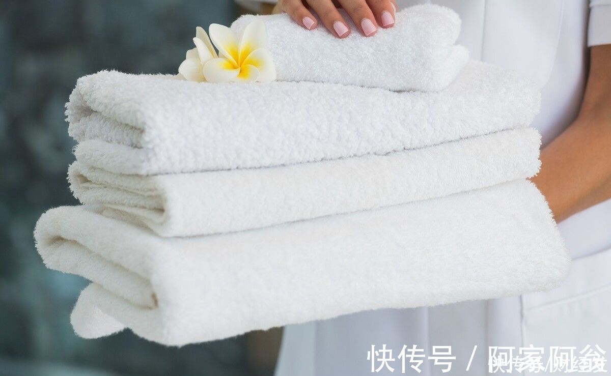 柔软|毛巾用久了就会变得发硬扎脸?4种方法轻松让你的毛巾恢复柔软