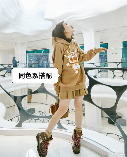 方形脸 方脸的女生适合什么发型、穿搭?送你一份形象指南,够用四五年了