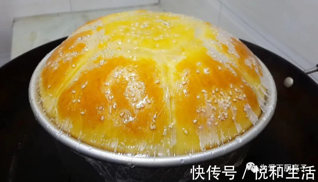 面包这么做太香了，加4个鸡蛋，不用烤箱也能一次成功，松软香甜