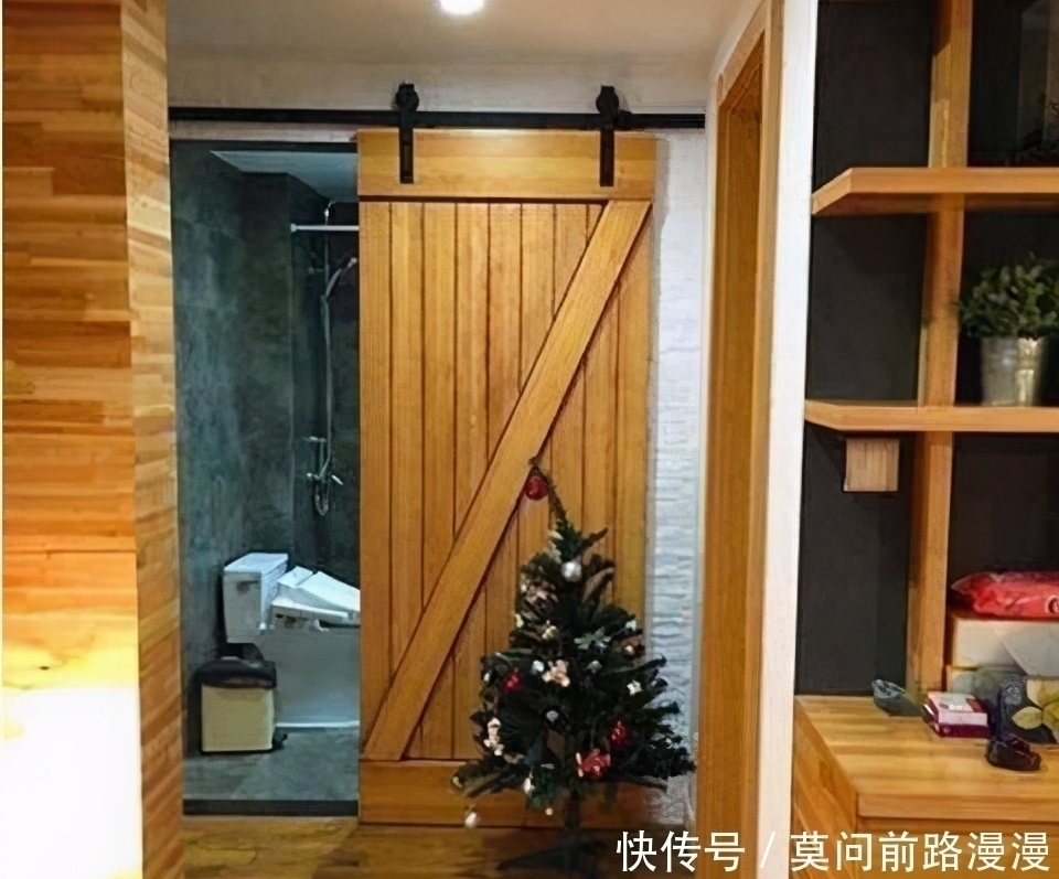 厕所|装修厕所,很少用推拉门或平开门了,现在流行这两种门