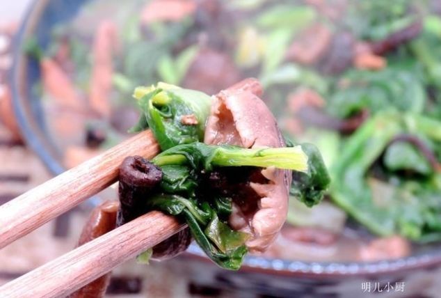 有人|很少有人这么搭配炒菜,菜品发至朋友圈,圈友评论高大上炒青菜