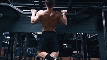 斜方肌|引体向上这样练,倒三角就不远了,来看看你的引体向上练对了吗!