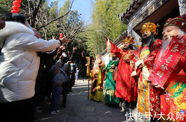 枣庄市|外眼看山东·央媒一周图片撷英｜齐鲁儿女热热闹闹过大年