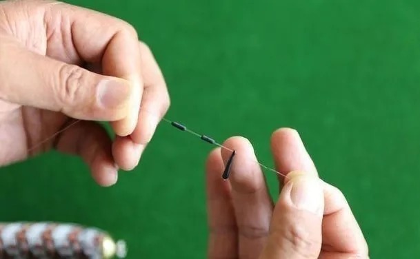 冬钓鲫鱼,有这4个技巧就够了,别搞得花里胡哨的