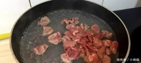 鸡身上“最值钱”的部位,肉贩子都留着自己吃,一只鸡就一个