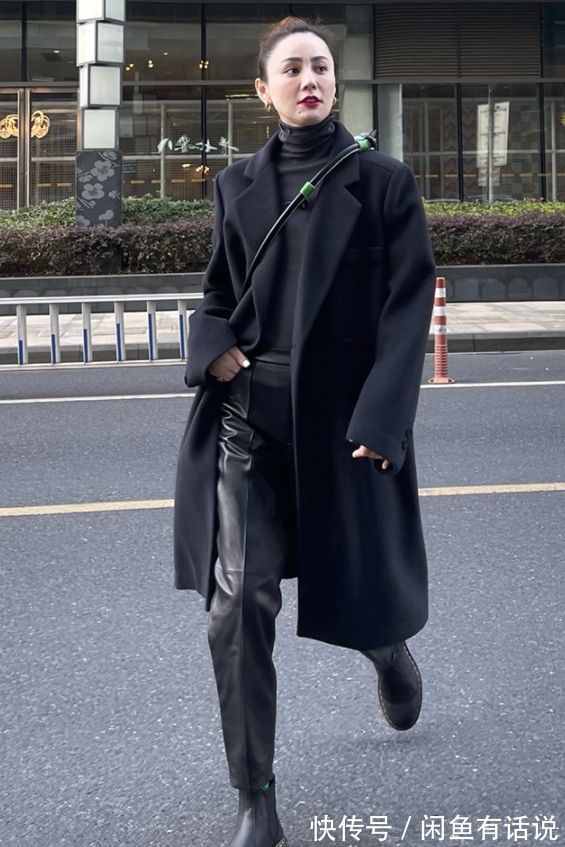 穿衣|中年女人穿衣要体面,别让“廉价感”大衣穿搭,拉低你的气质