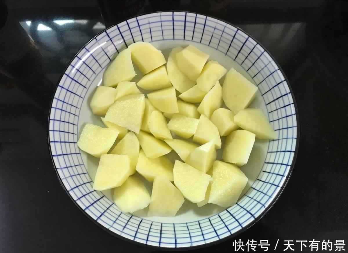 学会了排骨的这个做法，孩子总吵着要吃，不加水，蒸一蒸就上桌