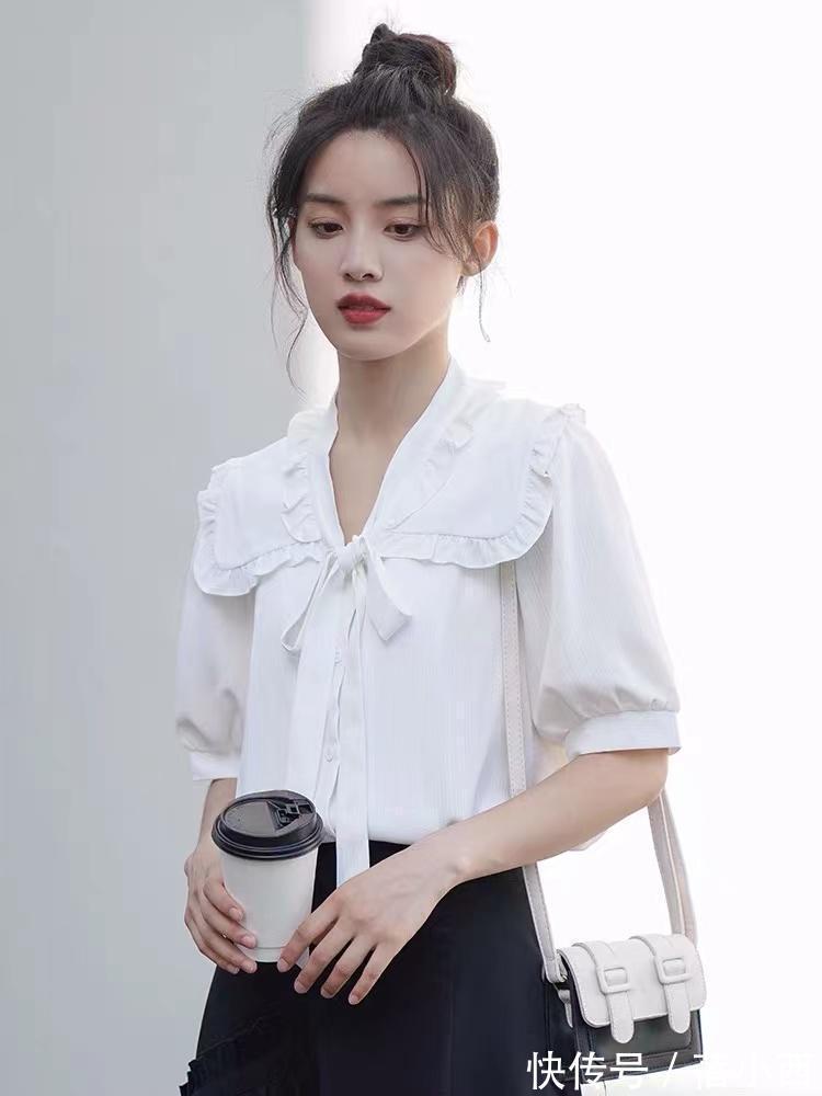 马甲|初秋快速提升衣品的3款“白衬衫”,减龄又显气质,都帮你挑好了