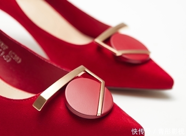 高跟鞋 沿着高速看中国|世界第一高墩、双螺旋隧道……看云端高速“逆天”而行!