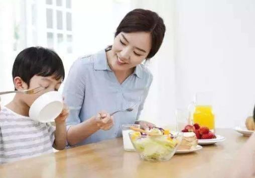 发育|新版“儿童身高表”出炉,10岁就140厘米,你家孩子达标吗