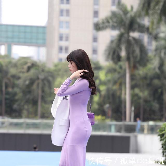 搭配|优雅成熟的“无痕”连衣裙美女,显得干练不失柔情