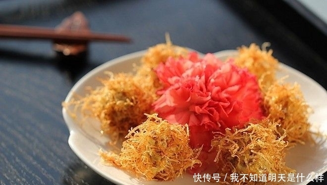 高颜值的年夜饭金丝绣球,食材简单做法讲究,外酥里嫩,香甜可口