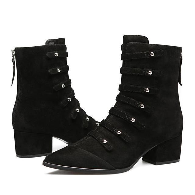 一双铆钉靴到底能与多少衣服搭配你知道吗 一双搞定整个衣柜