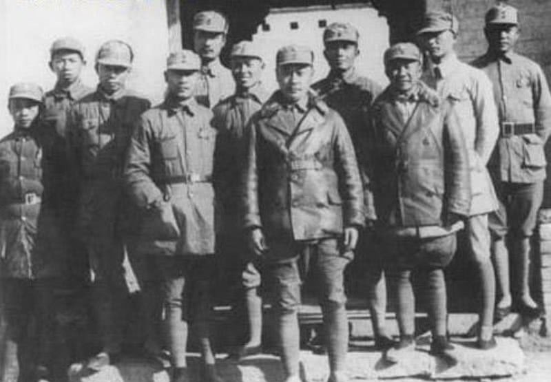 报名|此部队招兵难度大,大雨之夜,司令写了10个字,老乡纷纷报名参军