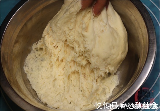 面粉|才知道，发面不用等几个小时，只需加一把，10分钟就发满盆，实用