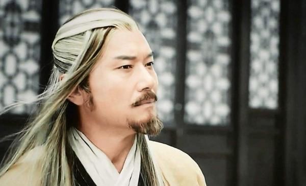 师父!难怪黄药师武功高强,他的师父大有来头,华山五绝无一人是他对手