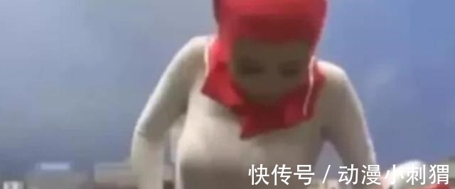 女艺人不想演奥特曼，一不小心就暴露隐私，皮套里面要穿这个？