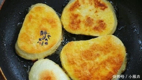 北方人偏爱此早餐,5分钟就能煎1盘,金黄喷香,总吃不够
