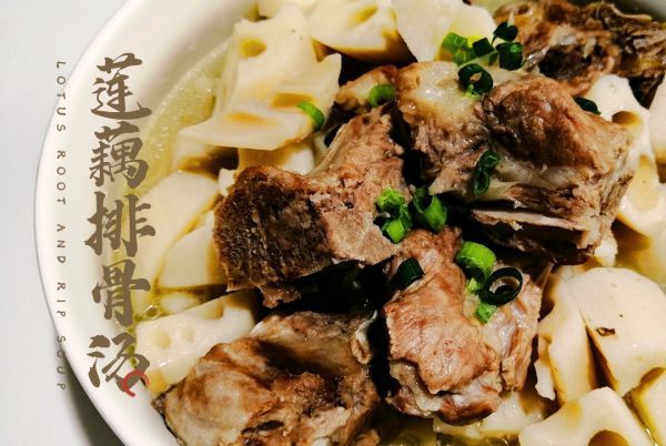 莲藕排骨汤|莲藕排骨汤