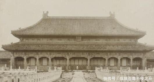 遍布|100年前的紫禁城,杂草遍布,无人问津,差点沦为“鬼城”！