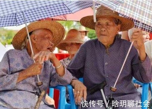 长寿|134岁长寿老人吸烟又喝酒,坚持3件事,却从不碰一件事