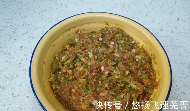 诀窍|调饺子馅时，先打水就错了，记住“盐水油”的诀窍，鲜嫩流汁！