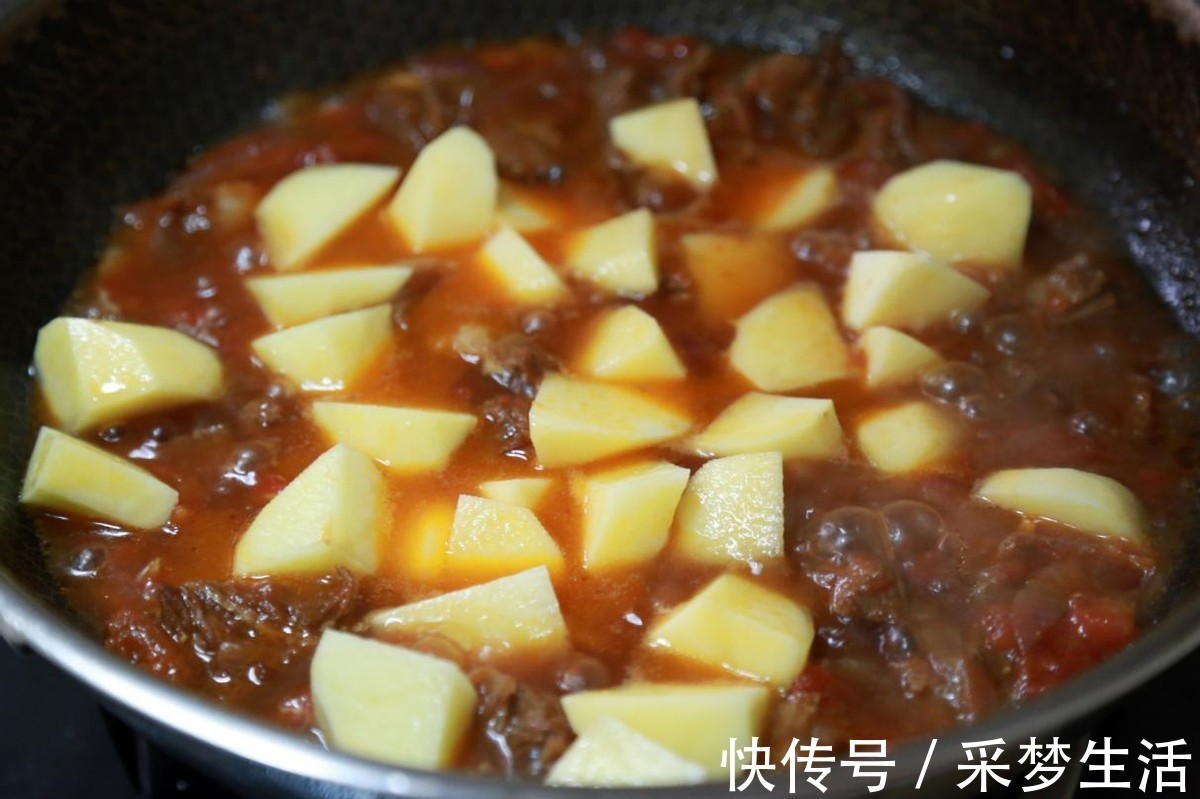 拌饭|番茄土豆完美配合,香浓美味的牛肉汤,上桌就吃光