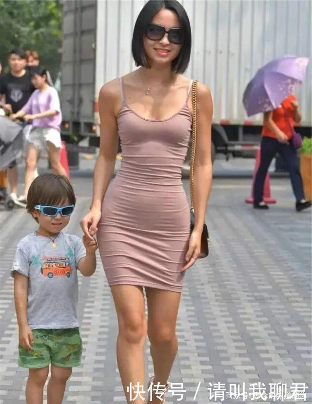 蓬蓬裙 连衣裙穿搭干净清爽,凸显脖颈那迷人的小锁骨,令人爱不释手