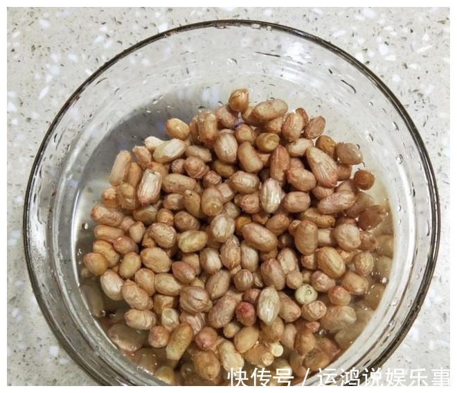 下酒菜|天热最爱凉拌菜，教你凉拌花生米，两分钟就学会，清淡爽口