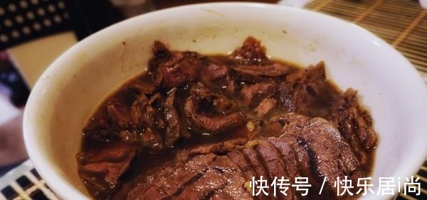 卤牛肉怎么做简单“3技巧”，牛肉鲜香入味，隔壁小孩都馋哭了！