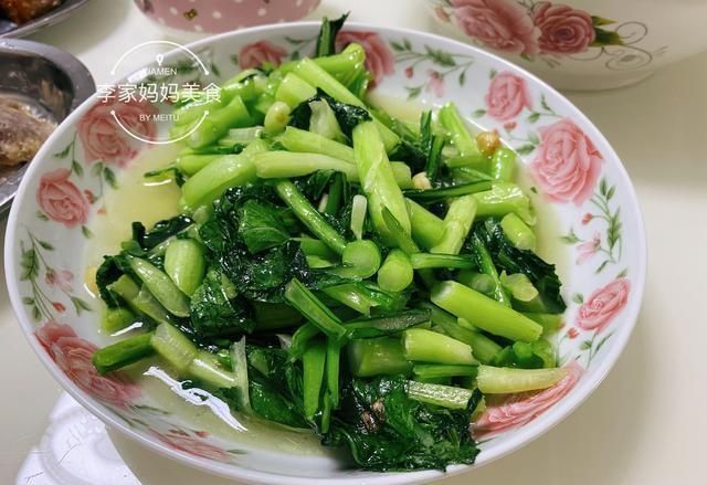 同学聚餐，6道菜1个汤，成本不足200块，简单家常菜才美味