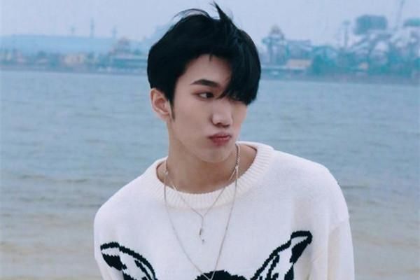 《创4》选手韩佩泉，自爆曾遭受校园凌霸，为遮缺陷化妆被开除