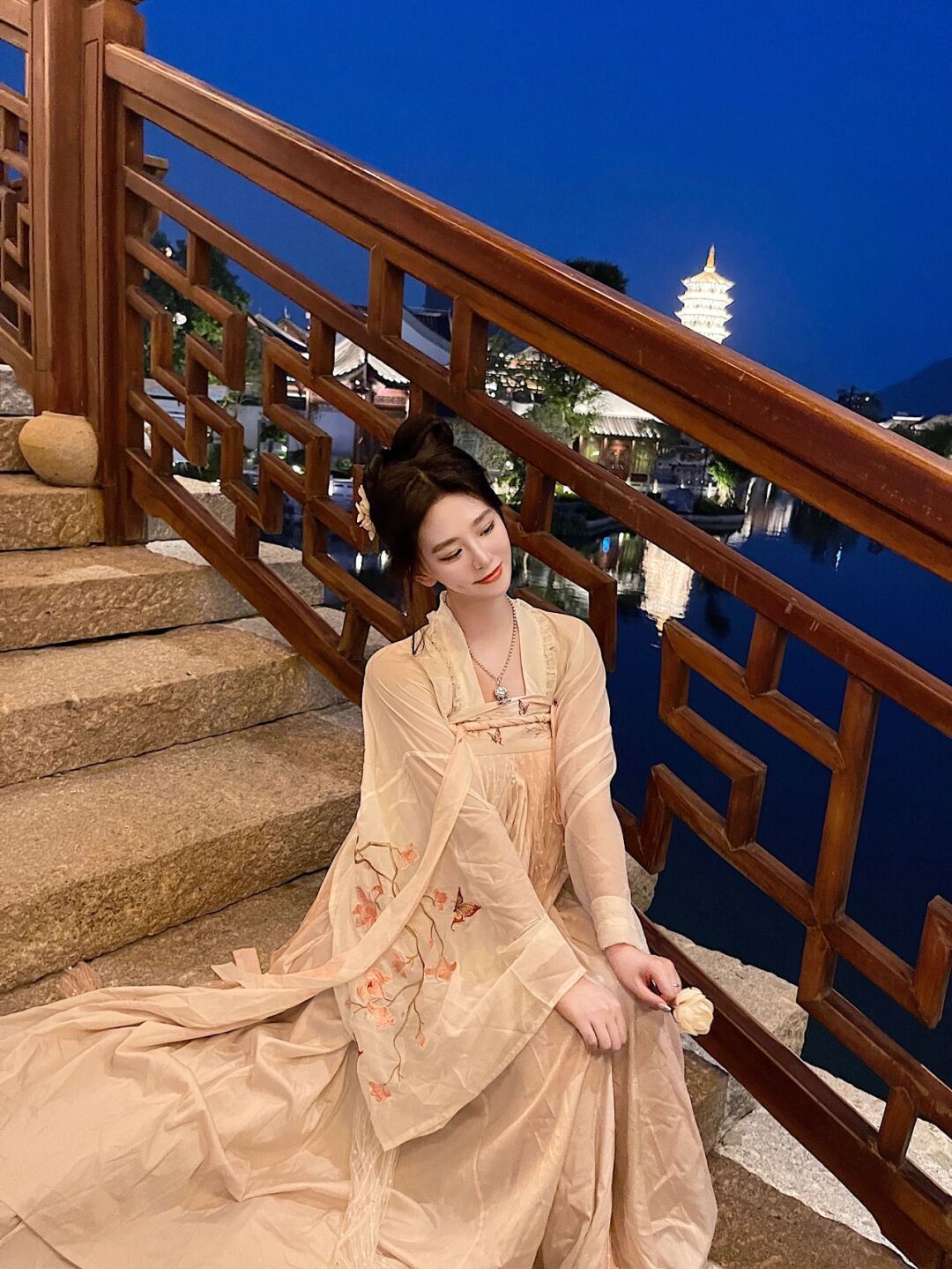 小姐姐|汉服小姐姐迷人街拍, 贵气华美, 千金气质太迷人