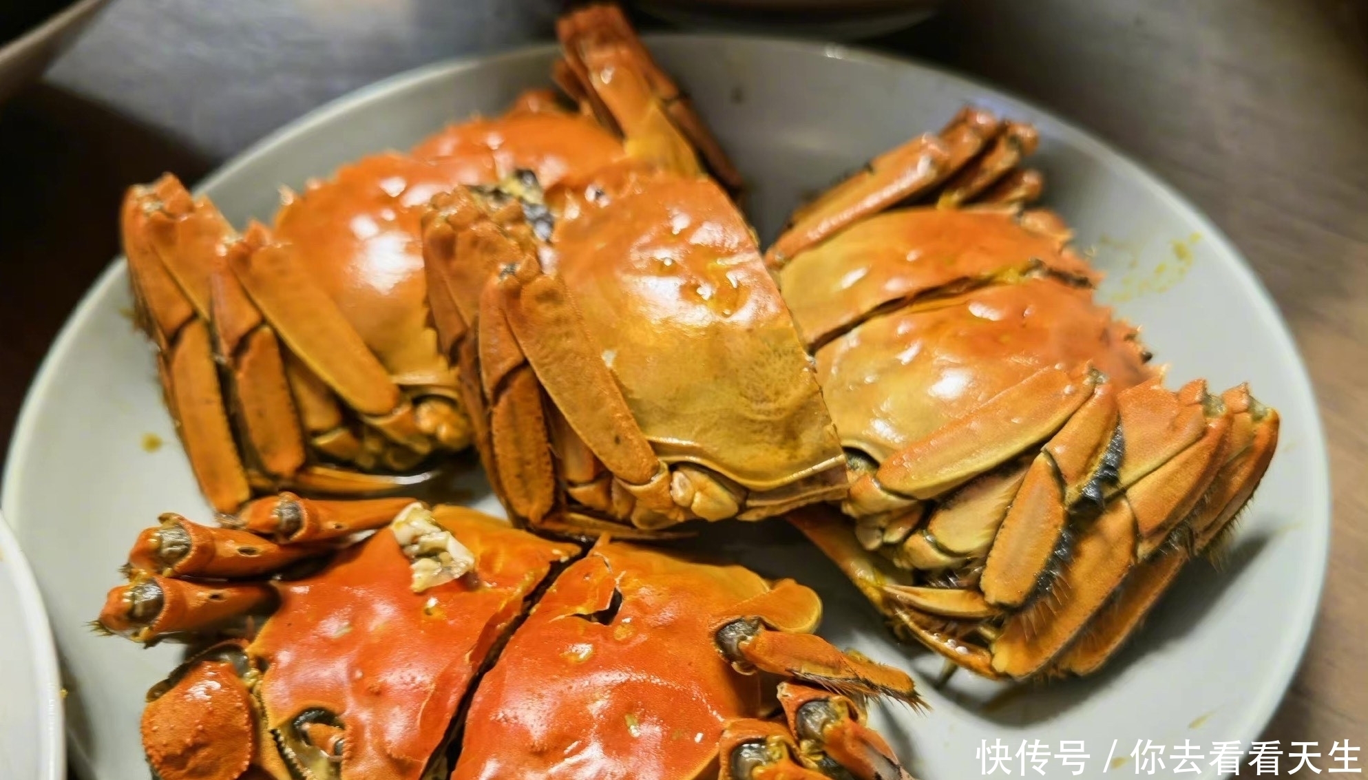 俞灏明晒年夜饭，一桌8道硬菜，1万人纷纷点赞，网友：好想蹭饭