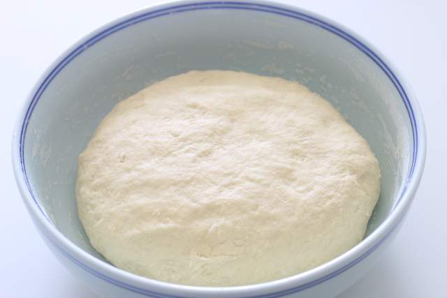 近来做火烧上瘾了!又胖又软还养胃,夹点儿肉,跟吃汉堡似的!