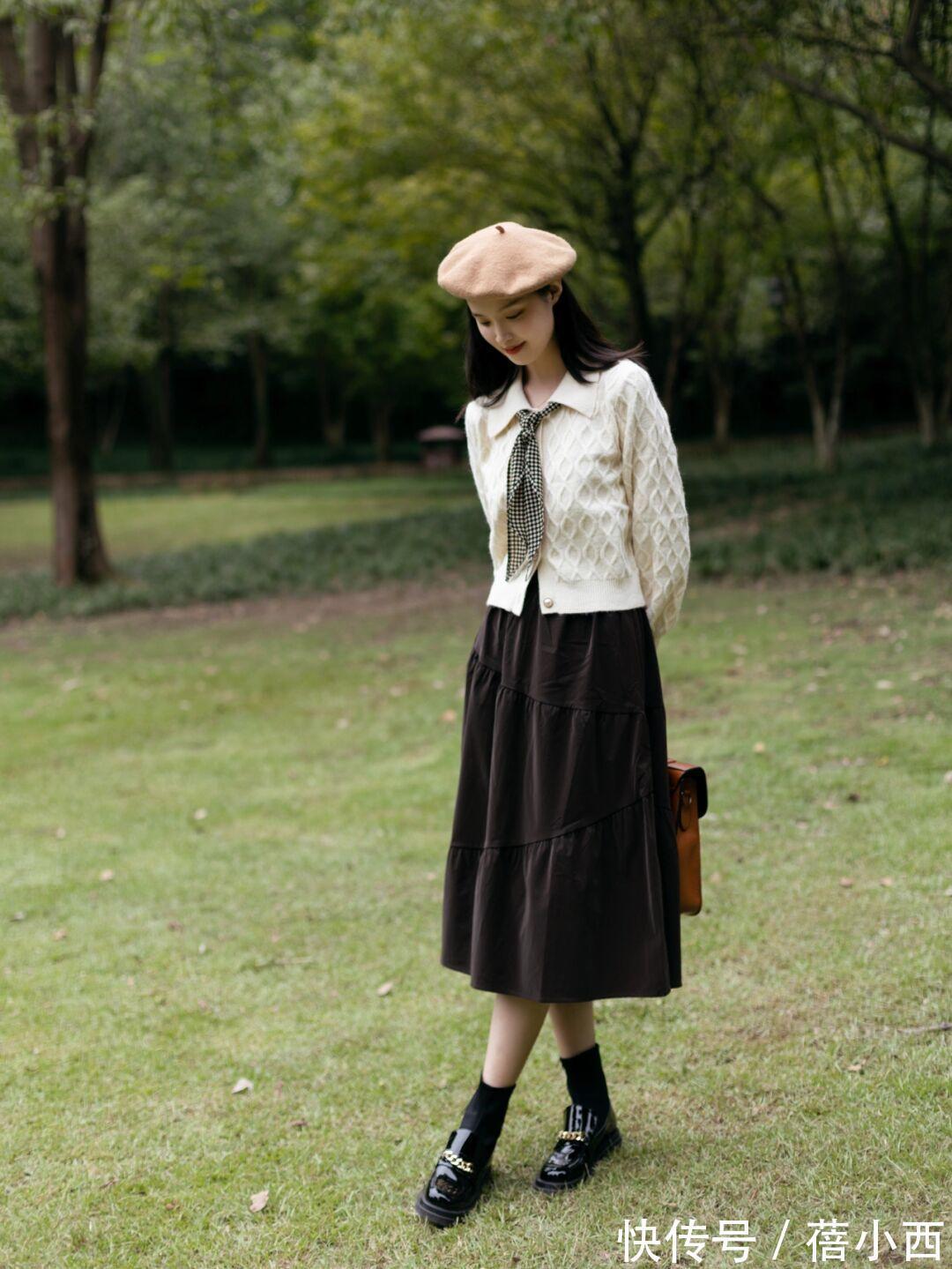 学院风 小白鞋过时了,今年冬季流行“乐福鞋”,搭配裤子、半身裙都高级