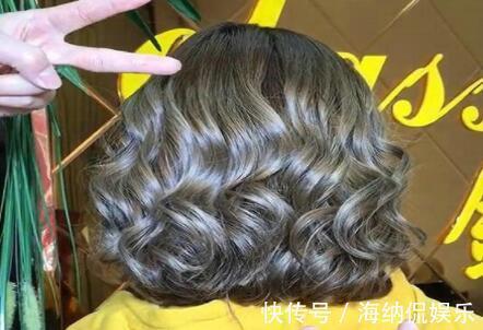 短发 时尚发型40左右女人,要学会打扮!短发烫后时尚有女人味