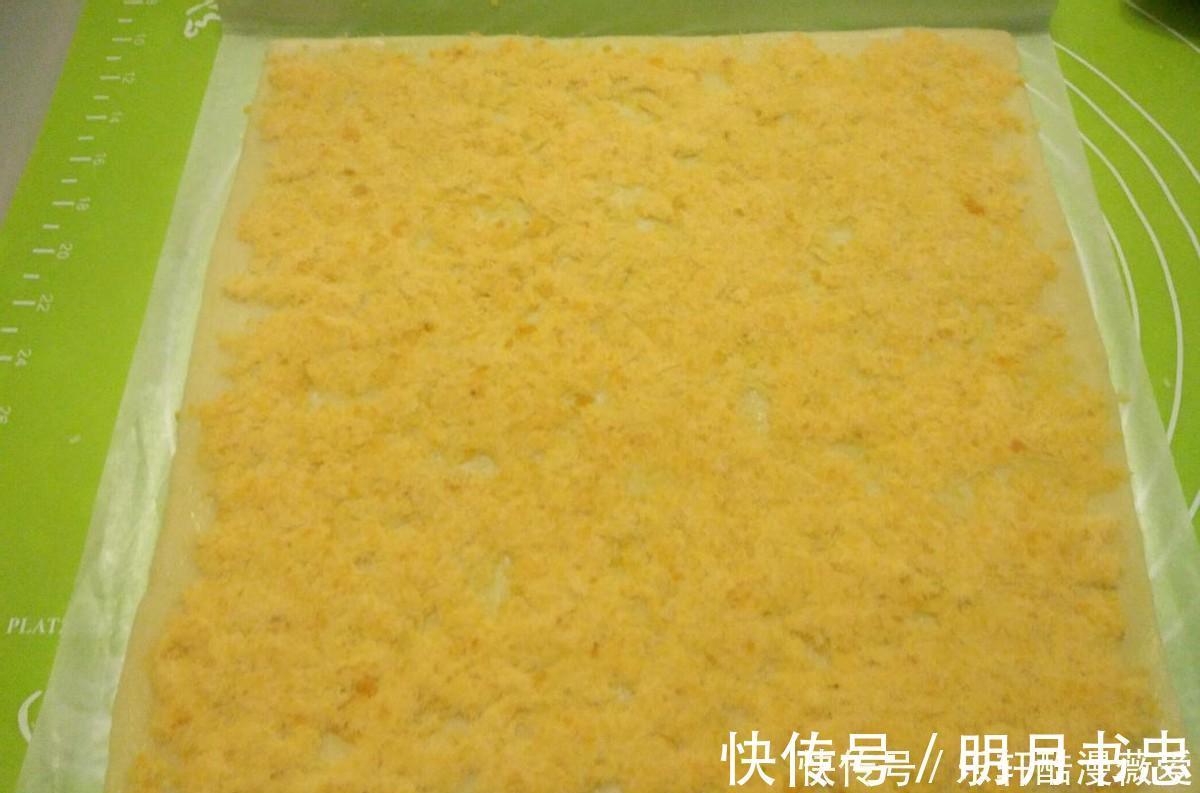 小饼干|咸蛋黄加肉松，不用加一滴水，做成咸香酥脆的小饼干，好吃