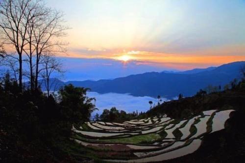 中国最险峻的三座山峰，很多人都被吓到过，你全爬过了吗？