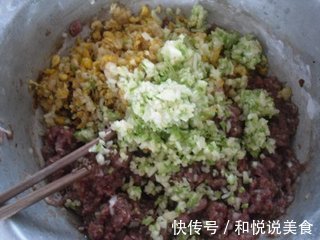 教你正宗红烧狮子头的做法,美味又好吃,招待客人倍有面子
