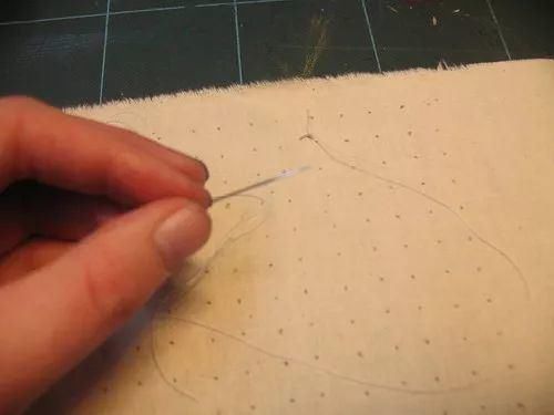 时装|干货丨时装大牌设计师都在用的手艺学会手工绣缀,给你的创意立裁加加餐