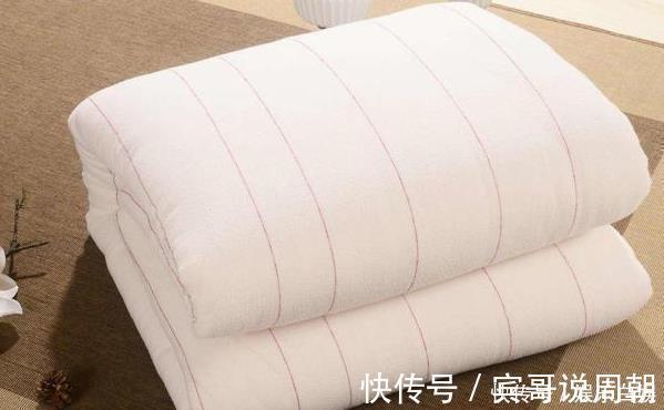 棉被|被子放久了太难闻，再也不用只靠晒太阳，只用一招轻松去味