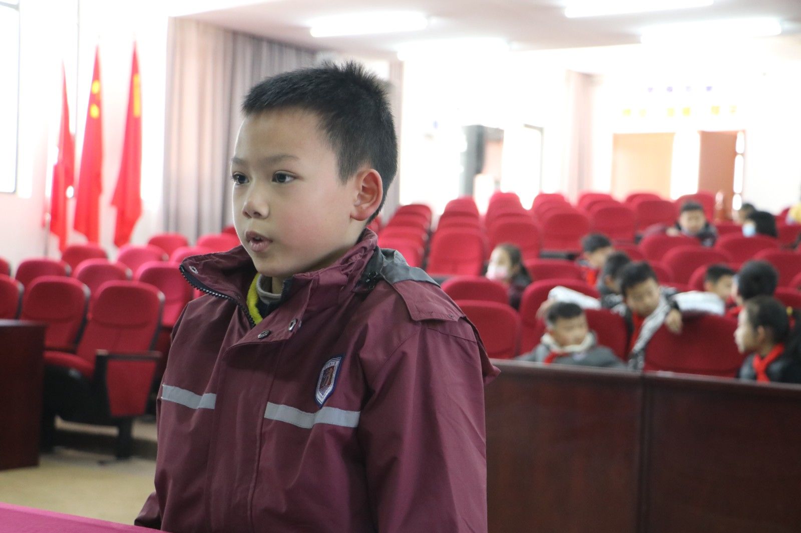 孩子们|冬日里的灿烂阳光！良渚杭行路小学蓝媒小记者海选温暖来袭