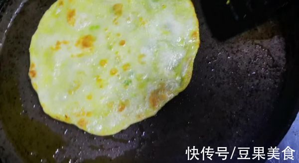 正宗地道的简单易学葱油饼做法，速来围观