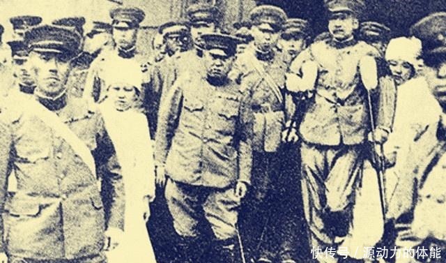 记者|日本随军记者拍摄日军“抢掠”照,被日军掠夺到军营的中国女孩