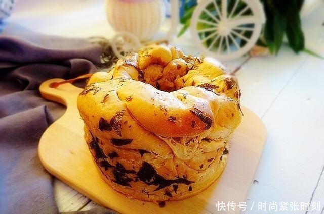 这是我吃过的最好吃的面包,没有之一,不用造型,做法真简单!