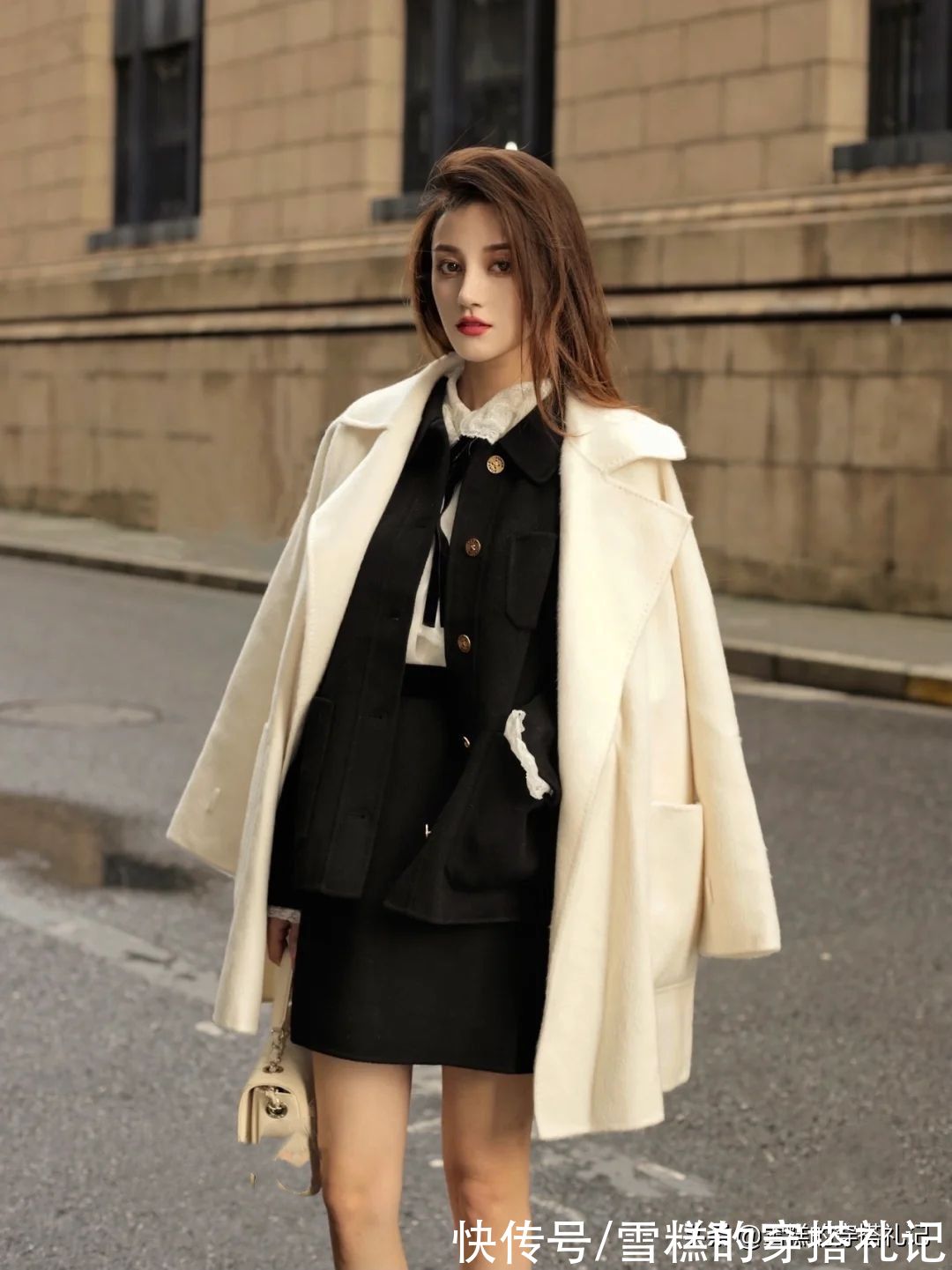 小蛮腰 今年火了一种穿法叫：“大衣+西装”，时尚保暖又高级，太有范了