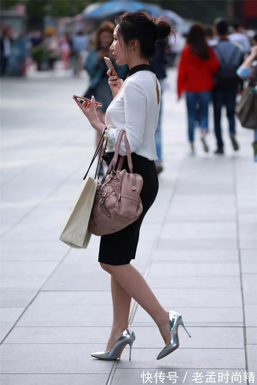 翘臀|街拍:穿职业装要去上班的知性俏丽性感翘臀美女