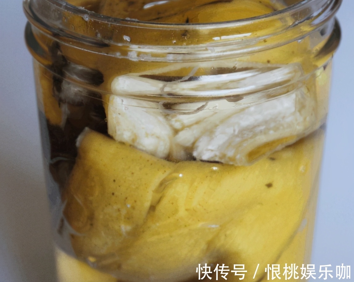 告诉大家一个秘密：香蕉皮养花，有很多大众不知道的用法哦！